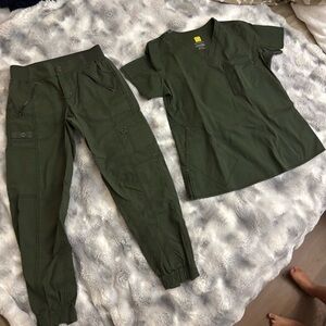 WonderWink Olive Green Scrub Top and Jogger Pants Set